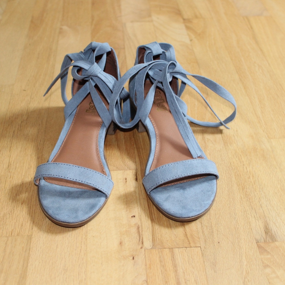 Light Blue Tie Heeled Sandal